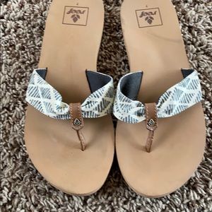 Reef Women’s flip flops size 7